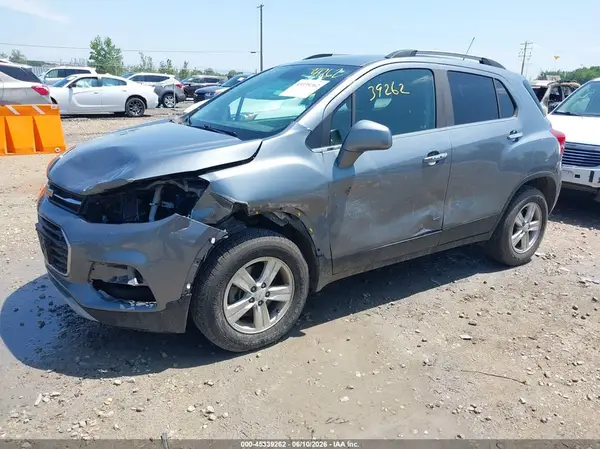KL7CJPSB1KB785098 2019 CHEVROLET TRAX - Image 2