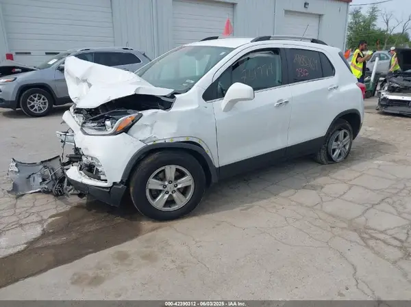KL7CJPSB1KB861774 2019 CHEVROLET TRAX - Image 2