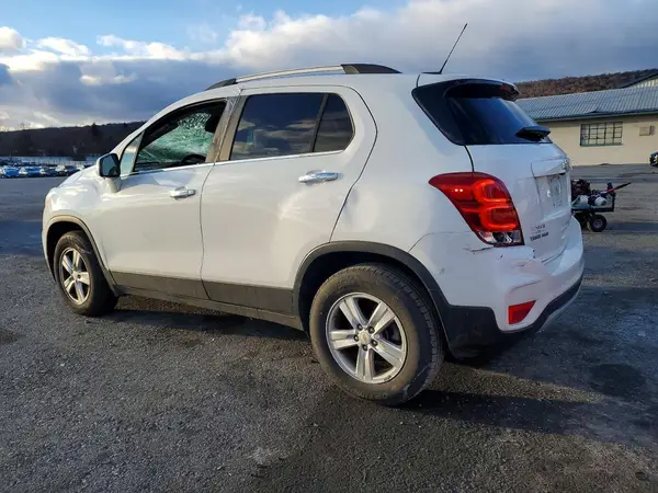 KL7CJPSB1KB886335 2019 CHEVROLET TRAX - Image 2