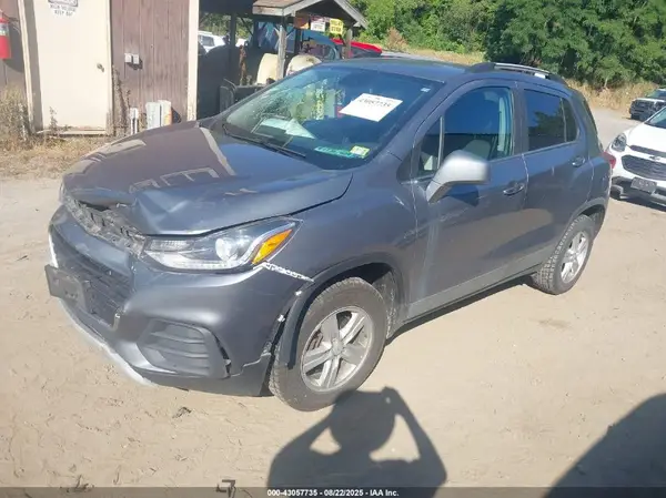 KL7CJPSB1KB941687 2019 CHEVROLET TRAX - Image 2