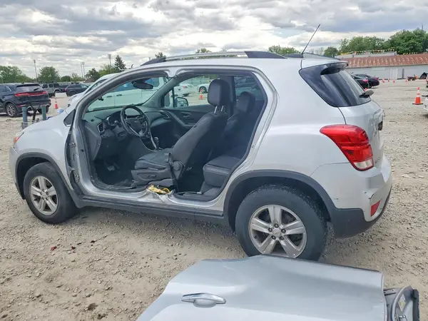KL7CJPSB1KB951734 2019 CHEVROLET TRAX - Image 2