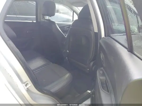 KL7CJPSB1KB953953 2019 CHEVROLET TRAX - Image 8