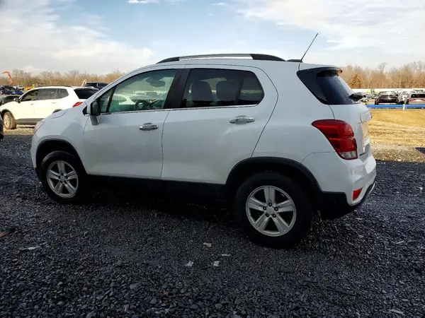 KL7CJPSB1LB001083 2020 CHEVROLET TRAX - Image 2