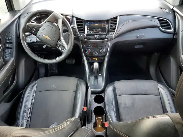 KL7CJPSB1LB001083 2020 CHEVROLET TRAX - Image 8