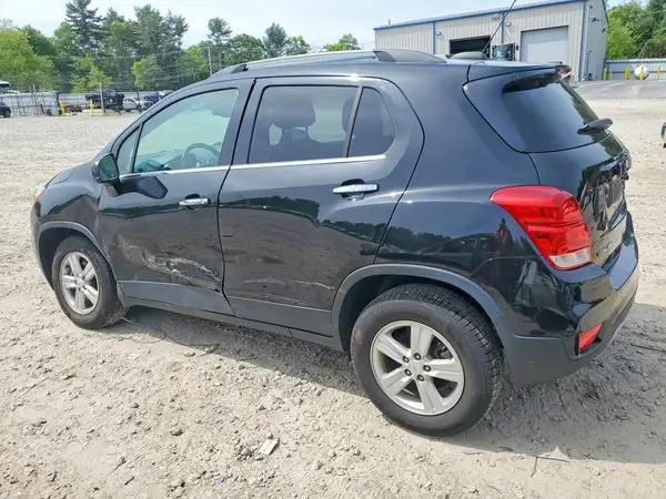 KL7CJPSB1LB004792 2020 CHEVROLET TRAX - Image 2