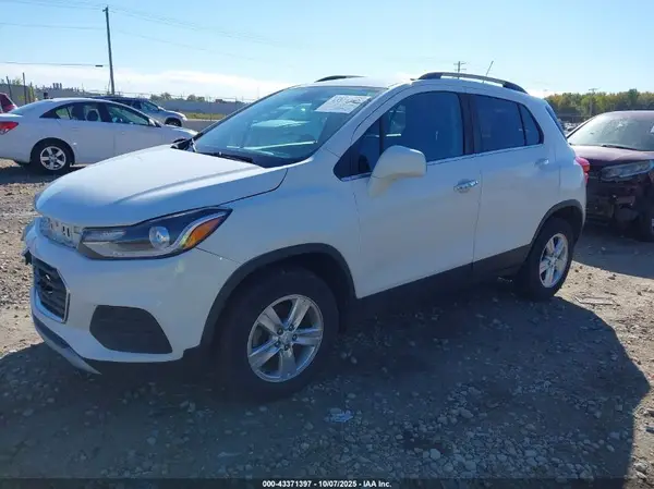 KL7CJPSB1LB033273 2020 CHEVROLET TRAX - Image 2