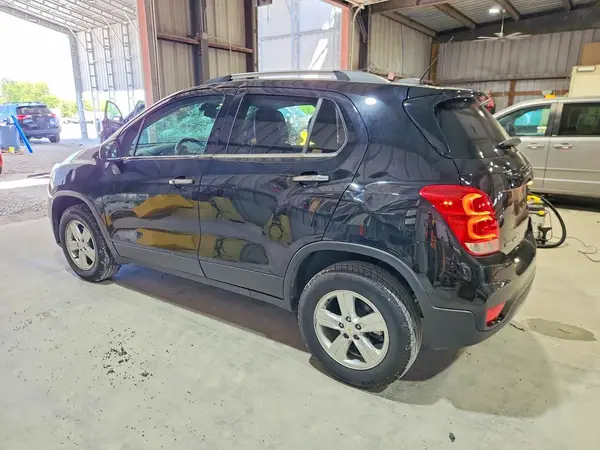 KL7CJPSB1LB034102 2020 CHEVROLET TRAX - Image 2