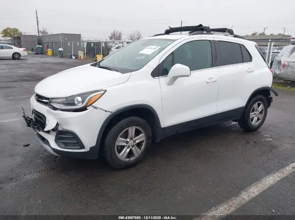 KL7CJPSB1LB321293 2020 CHEVROLET TRAX - Image 2