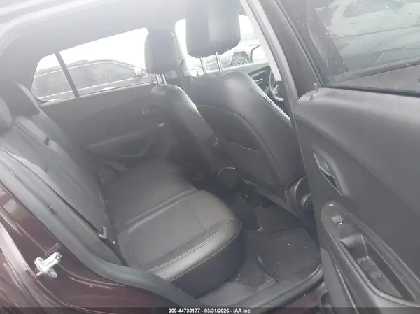 KL7CJPSB1MB308335 2021 CHEVROLET TRAX - Image 8