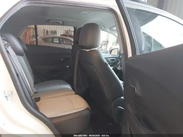 KL7CJPSB1MB318914 2021 CHEVROLET TRAX - Image 8