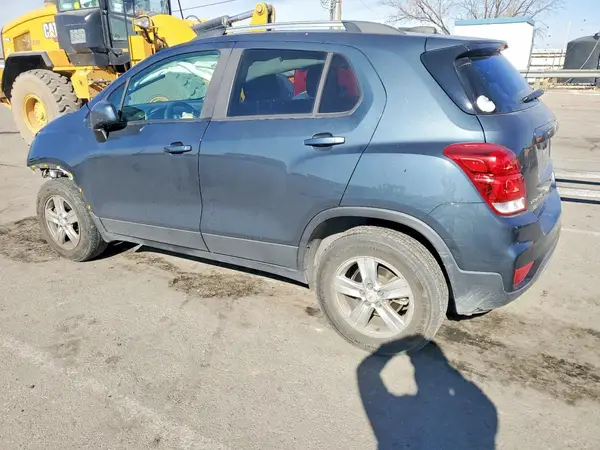 KL7CJPSB1MB321148 2021 CHEVROLET TRAX - Image 2