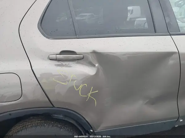 KL7CJPSB1MB327466 2021 CHEVROLET TRAX - Image 8