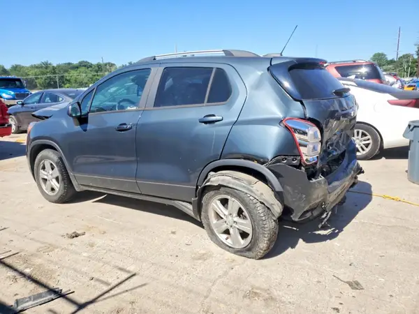 KL7CJPSB1MB340069 2021 CHEVROLET TRAX - Image 2