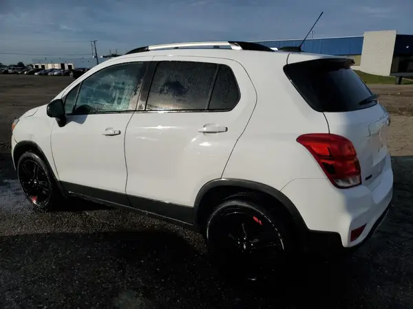 KL7CJPSB1MB349497 2021 CHEVROLET TRAX - Image 2