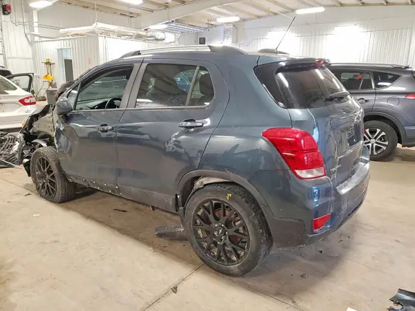 KL7CJPSB1MB352397 2021 CHEVROLET TRAX - Image 2