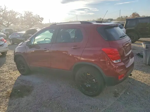 KL7CJPSB1MB353291 2021 CHEVROLET TRAX - Image 2
