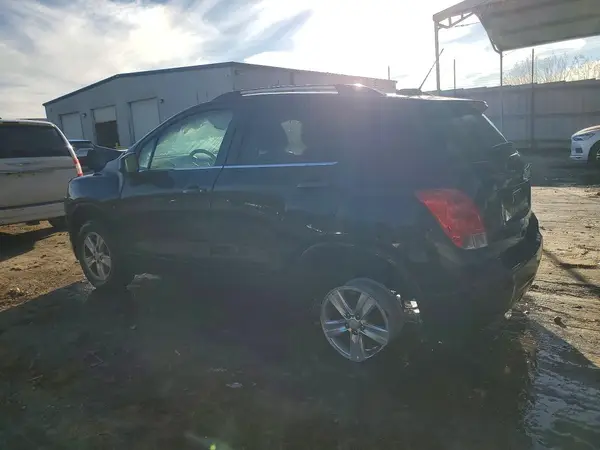 KL7CJPSB2GB561068 2016 CHEVROLET TRAX - Image 2