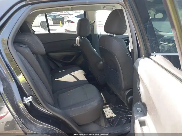 KL7CJPSB2GB585709 2016 CHEVROLET TRAX - Image 8