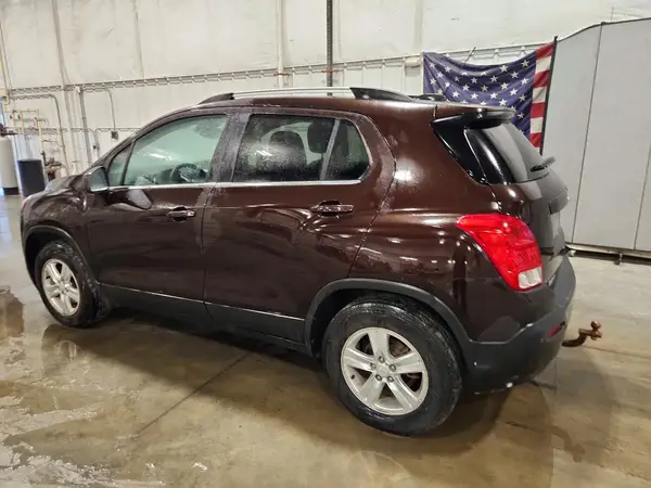 KL7CJPSB2GB677919 2016 CHEVROLET TRAX - Image 2