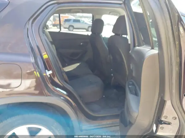 KL7CJPSB2GB694526 2016 CHEVROLET TRAX - Image 8