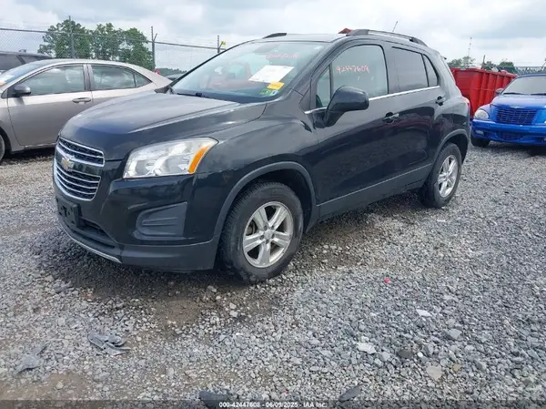 KL7CJPSB2GB736094 2016 CHEVROLET TRAX - Image 2