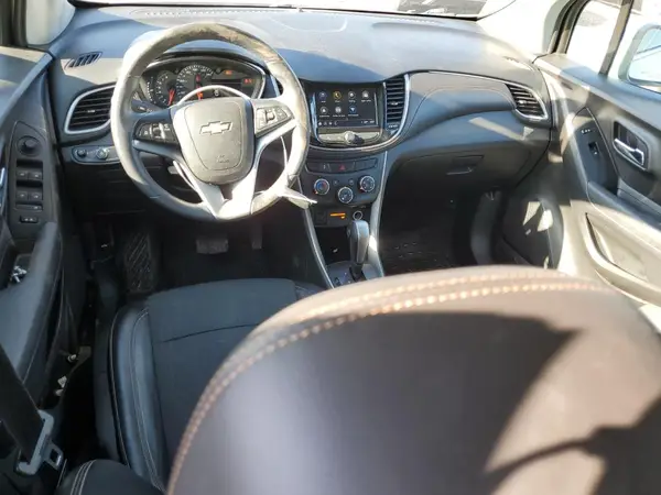 KL7CJPSB2JB530488 2018 CHEVROLET TRAX - Image 8