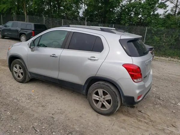 KL7CJPSB2JB573860 2018 CHEVROLET TRAX - Image 2