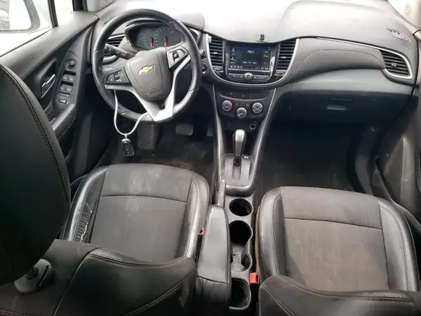 KL7CJPSB2JB573860 2018 CHEVROLET TRAX - Image 8