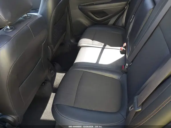 KL7CJPSB2JB581716 2018 CHEVROLET TRAX - Image 8