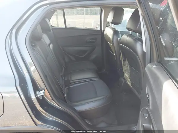 KL7CJPSB2JB604007 2018 CHEVROLET TRAX - Image 8