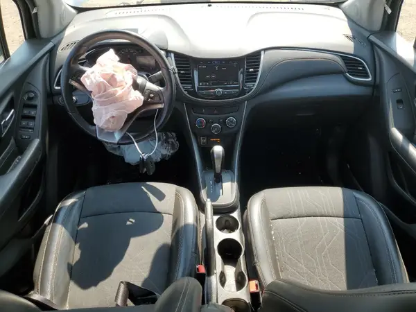 KL7CJPSB2JB606808 2018 CHEVROLET TRAX - Image 8
