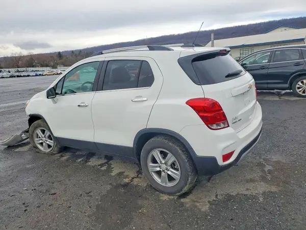 KL7CJPSB2JB614777 2018 CHEVROLET TRAX - Image 2