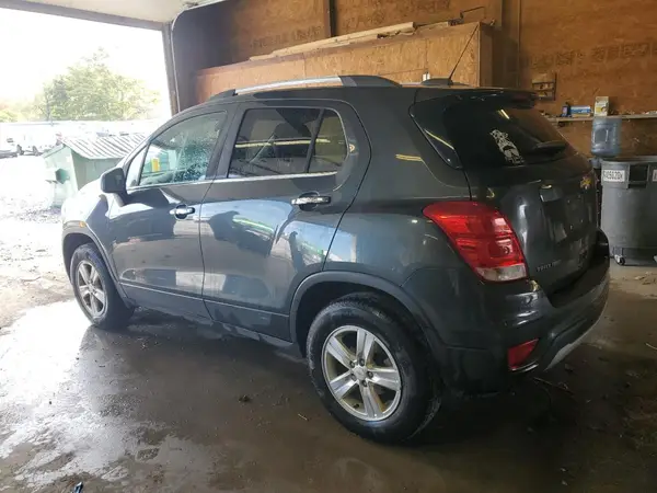 KL7CJPSB2JB642207 2018 CHEVROLET TRAX - Image 2