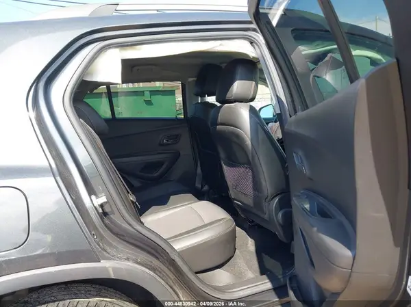 KL7CJPSB2JB647679 2018 CHEVROLET TRAX - Image 8