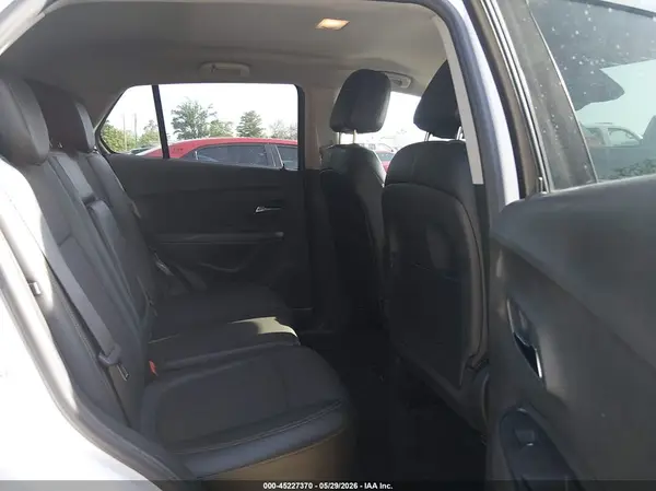 KL7CJPSB2JB671156 2018 CHEVROLET TRAX - Image 8