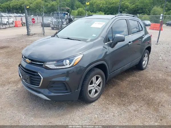 KL7CJPSB2JB691794 2018 CHEVROLET TRAX - Image 2