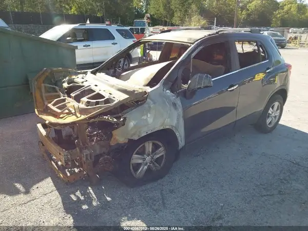 KL7CJPSB2JB692900 2018 CHEVROLET TRAX - Image 2