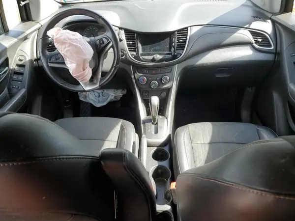 KL7CJPSB2JB718170 2018 CHEVROLET TRAX - Image 8