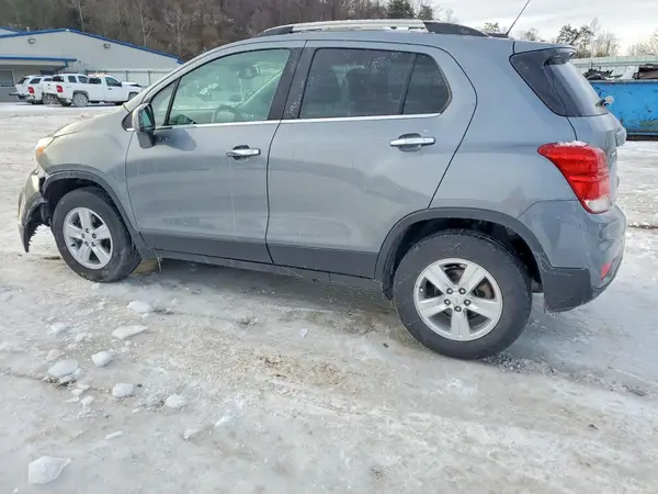 KL7CJPSB2KB747878 2019 CHEVROLET TRAX - Image 2
