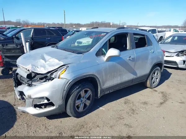 KL7CJPSB2KB754457 2019 CHEVROLET TRAX - Image 2