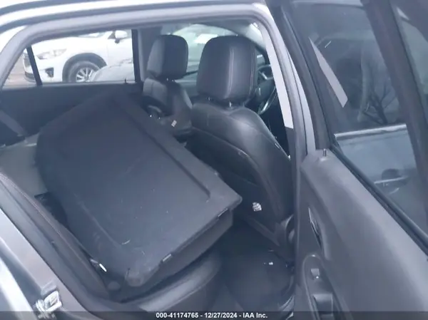 KL7CJPSB2KB761912 2019 CHEVROLET TRAX - Image 8