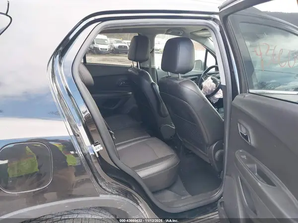 KL7CJPSB2KB788690 2019 CHEVROLET TRAX - Image 8