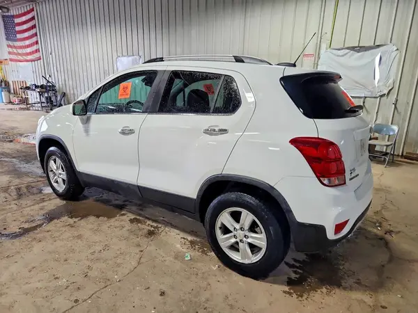 KL7CJPSB2KB819680 2019 CHEVROLET TRAX - Image 2