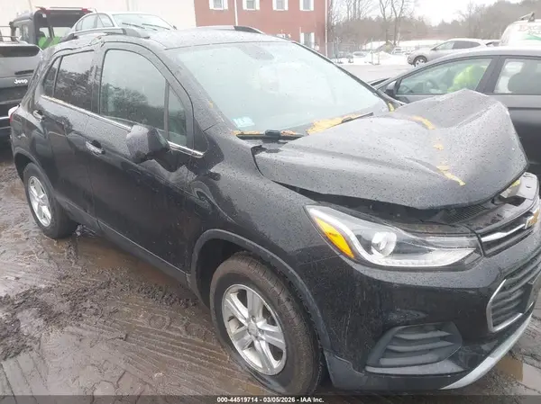 KL7CJPSB2KB826564 2019 CHEVROLET TRAX - Image 1