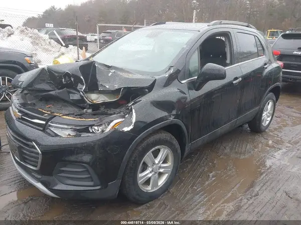 KL7CJPSB2KB826564 2019 CHEVROLET TRAX - Image 2