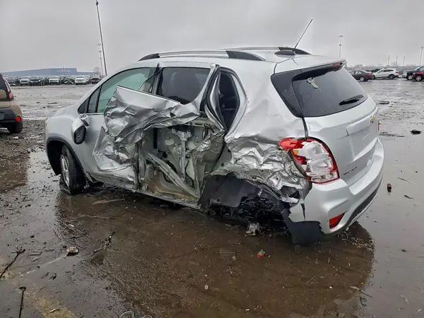 KL7CJPSB2KB889289 2019 CHEVROLET TRAX - Image 2