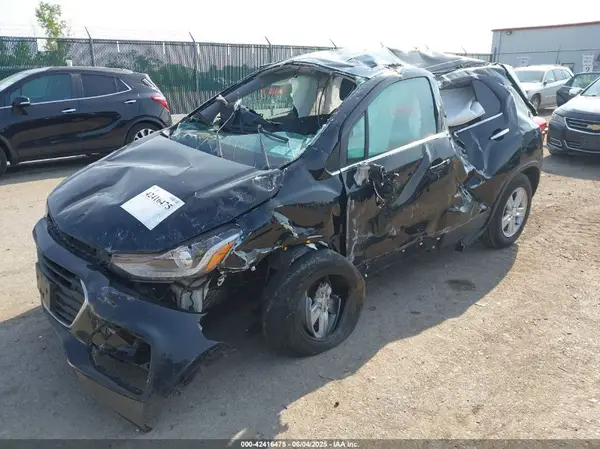 KL7CJPSB2KB900467 2019 CHEVROLET TRAX - Image 2
