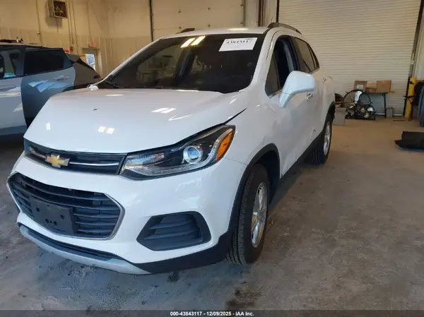KL7CJPSB2KB902512 2019 CHEVROLET TRAX - Image 2