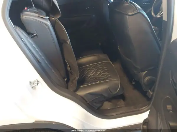 KL7CJPSB2KB902512 2019 CHEVROLET TRAX - Image 8