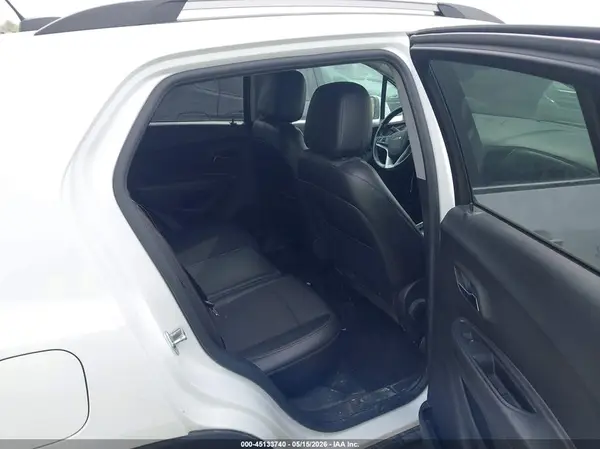 KL7CJPSB2KB904695 2019 CHEVROLET TRAX - Image 8